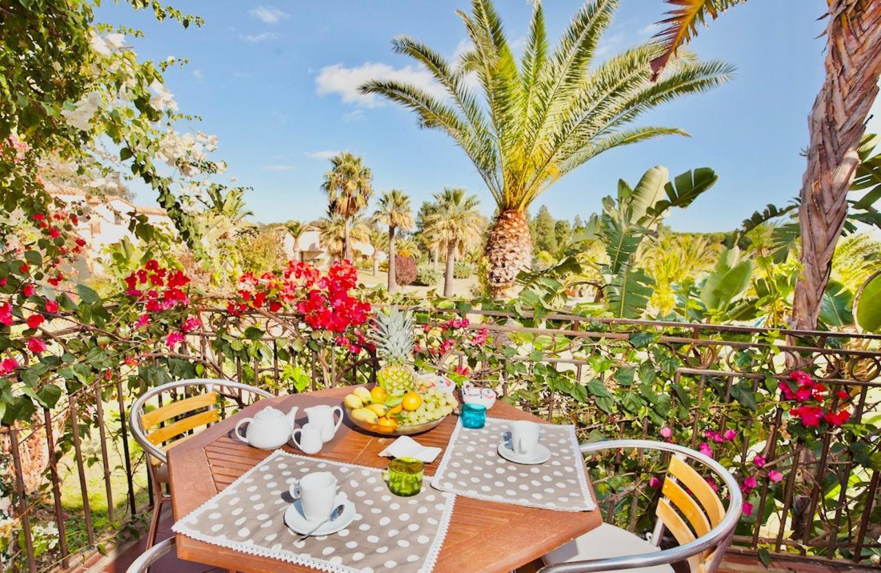 Apartments In Residence With Swimming Pool In Santa Margherita Di Pula, 250 Meters From The Sea Exterior photo